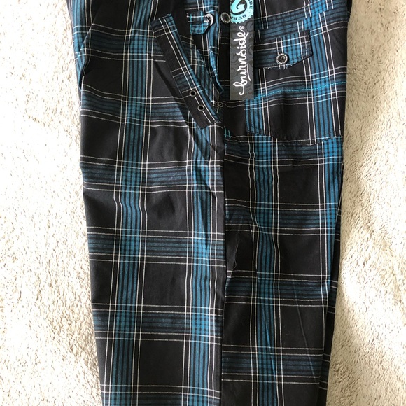 Burnside Brand Men’s Long Shorts with several different outside inside pockets - Picture 9 of 10